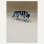 Stiller Jäger – Grauwolf-Skulptur in Schleichpose | Made in Germany FehnFactory