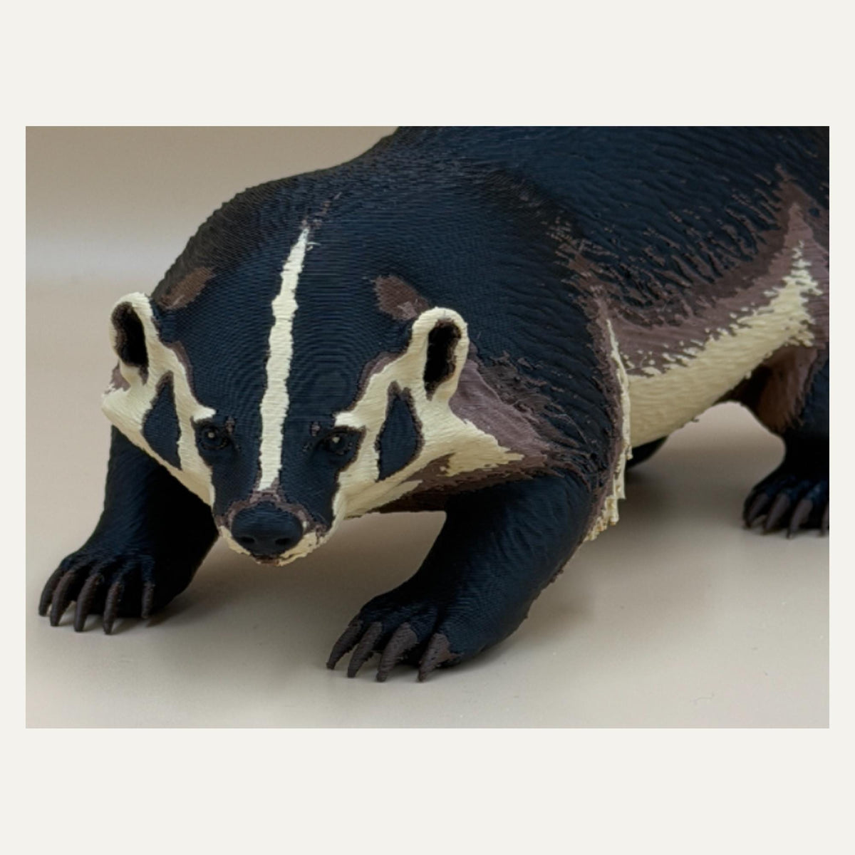 Amerikanischer Dachs – realistische Wildtier-Skulptur | Made in Germany FehnFactory