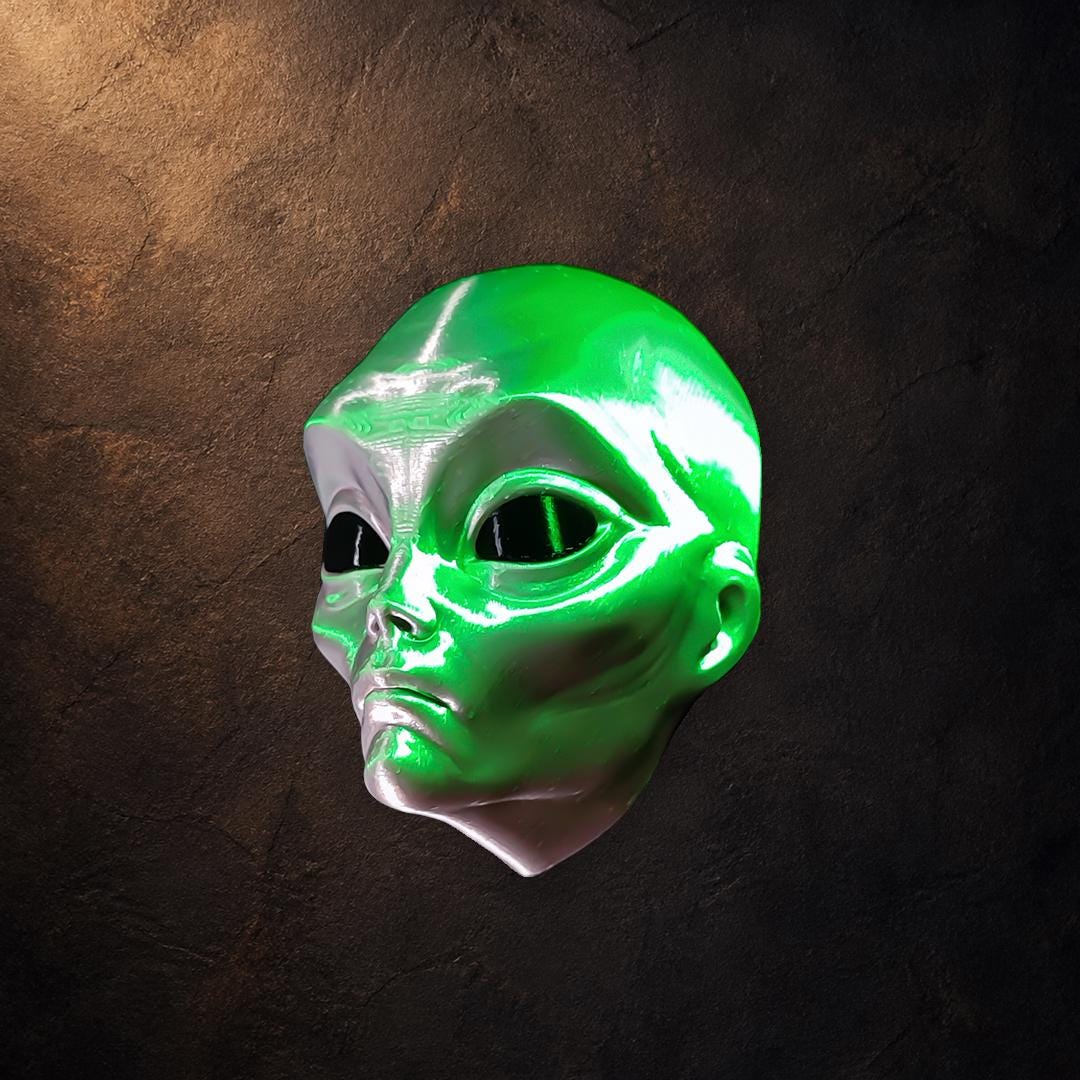 Alien Wall – Alienkopf Wanddeko | Silbergrau/Schwarz | Pipe Cox Design | ca. 11,4 cm FehnFactory