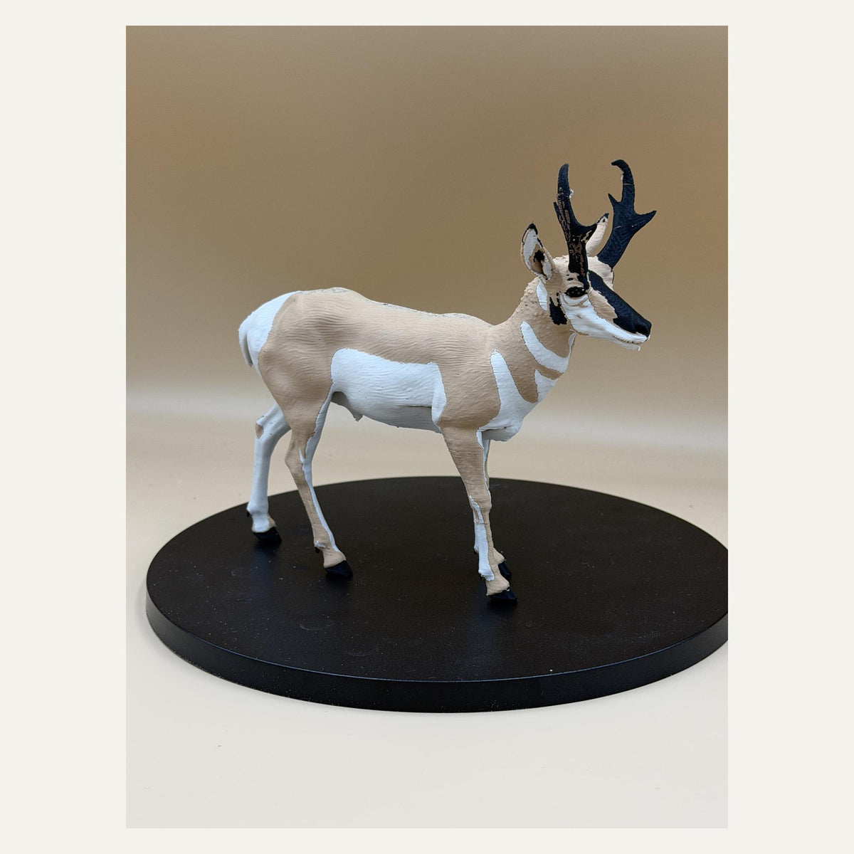 Windläufer – Gabelbock-Skulptur | Prärie-Wildtier | Made in Germany FehnFactory