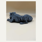 Schwarzer Jaguar – ruhende Großkatzen-Skulptur | Made in Germany FehnFactory