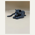 Schwarzer Jaguar – ruhende Großkatzen-Skulptur | Made in Germany FehnFactory