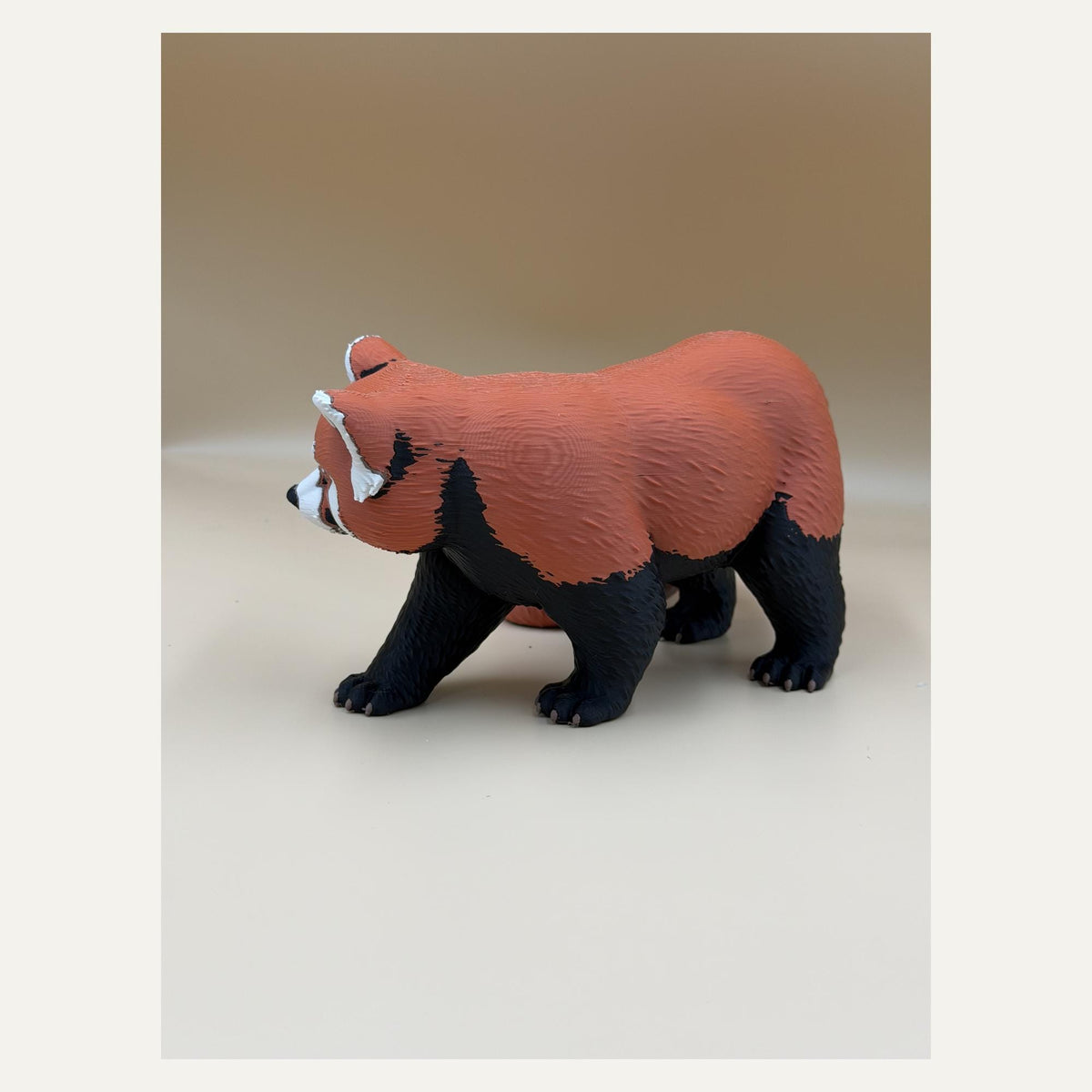 Roter Panda mit Ringelschwanz – realistische Tier-Skulptur | Made in Germany FehnFactory