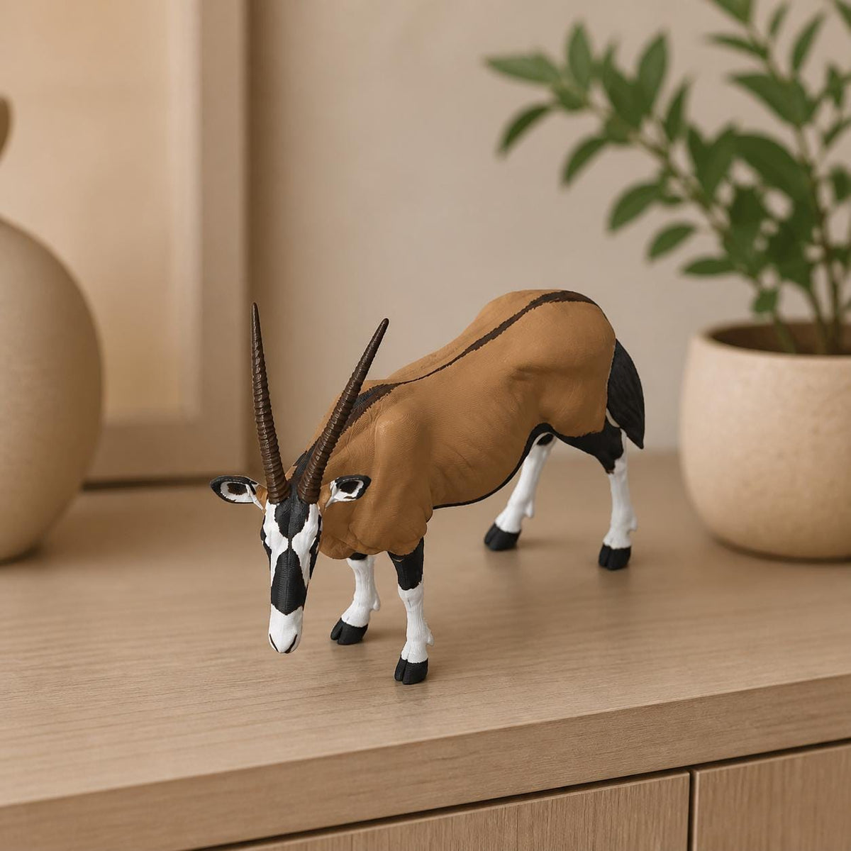 Wüstenspeer – Gemsbock-Oryx-Skulptur | Safari- & Wildtier-Deko | Made in Germany FehnFactory