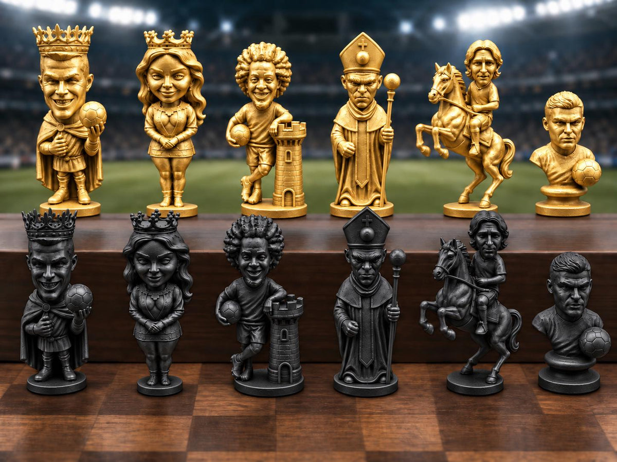 Fußball-Legenden-Schachfigurenset – komplett 32-teilig | Stadion-Schach | 3 Größen & 12 Farbpaare FehnFactory