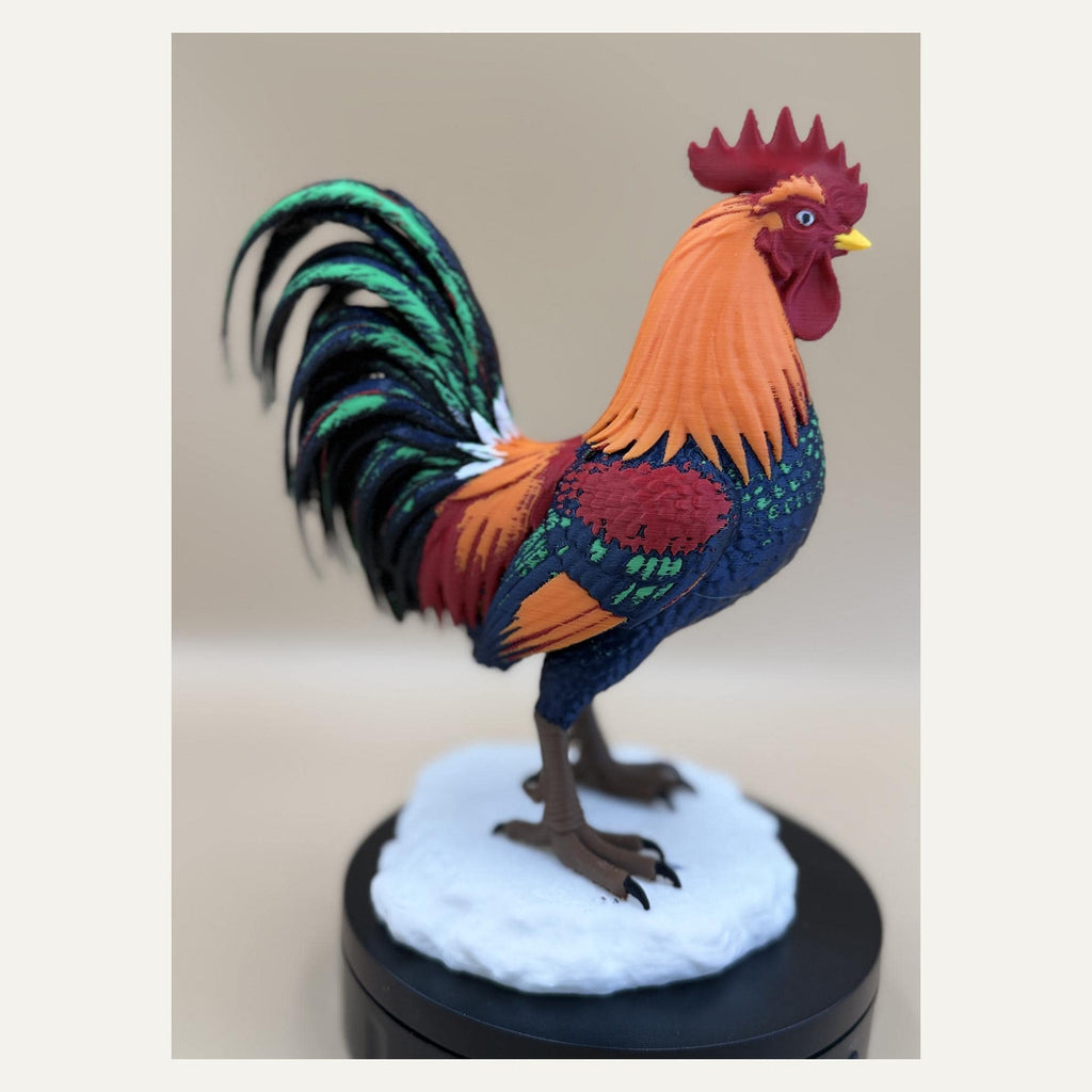 Rainbow Rooster – mehrfarbiger Hahn auf Steinsockel | Hühner-Skulptur | Made in Germany