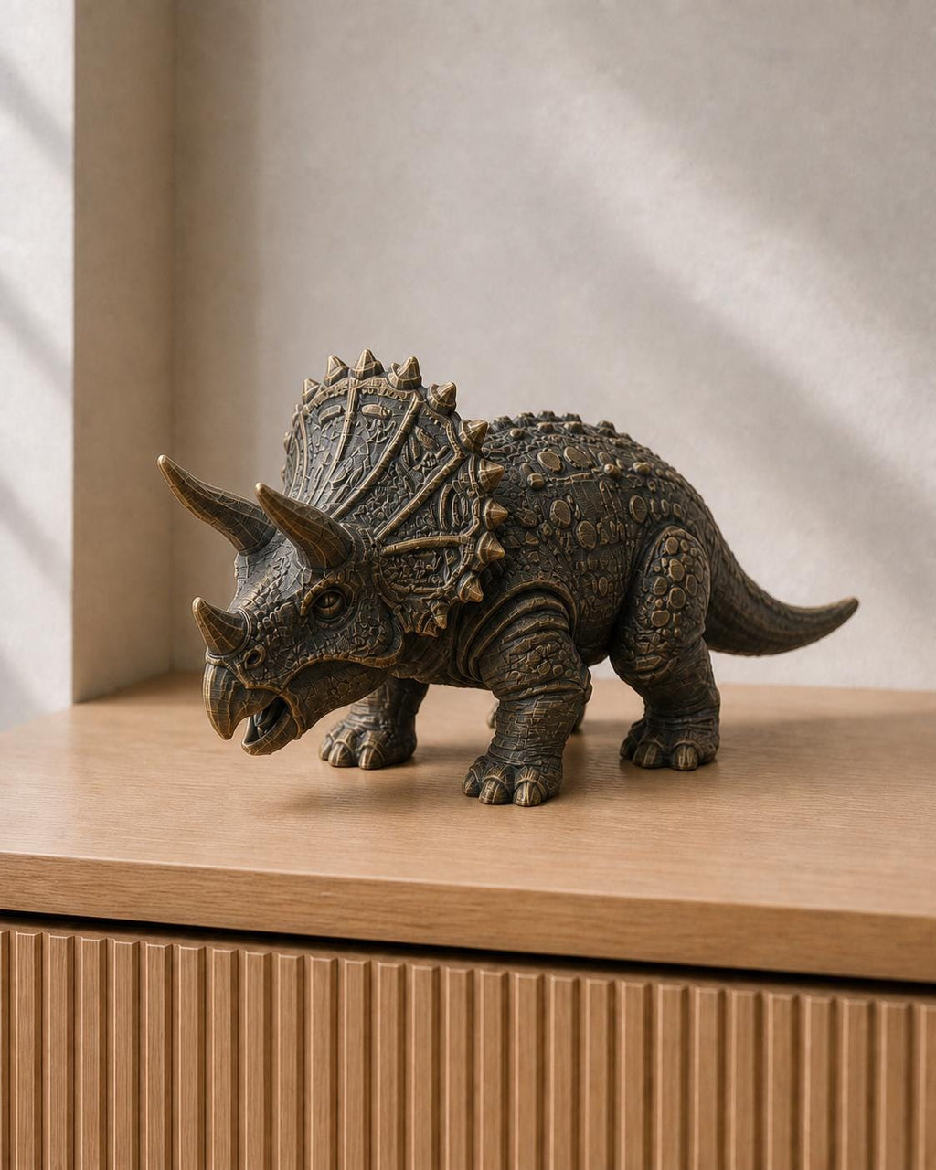 Triceratops – Dinosaurier-Skulptur | handbemalt | Made in Germany FehnFactory