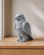 Geometric Sentinel – kantige Adlerfigur | handbemalt | Made in Germany FehnFactory