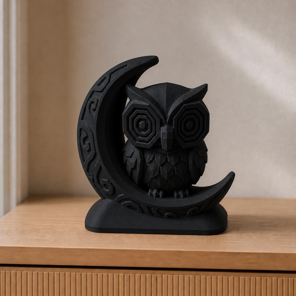 Mond-Eule – geometrische Eulenskulptur im Halbmond | handbemalt | Made in Germany FehnFactory