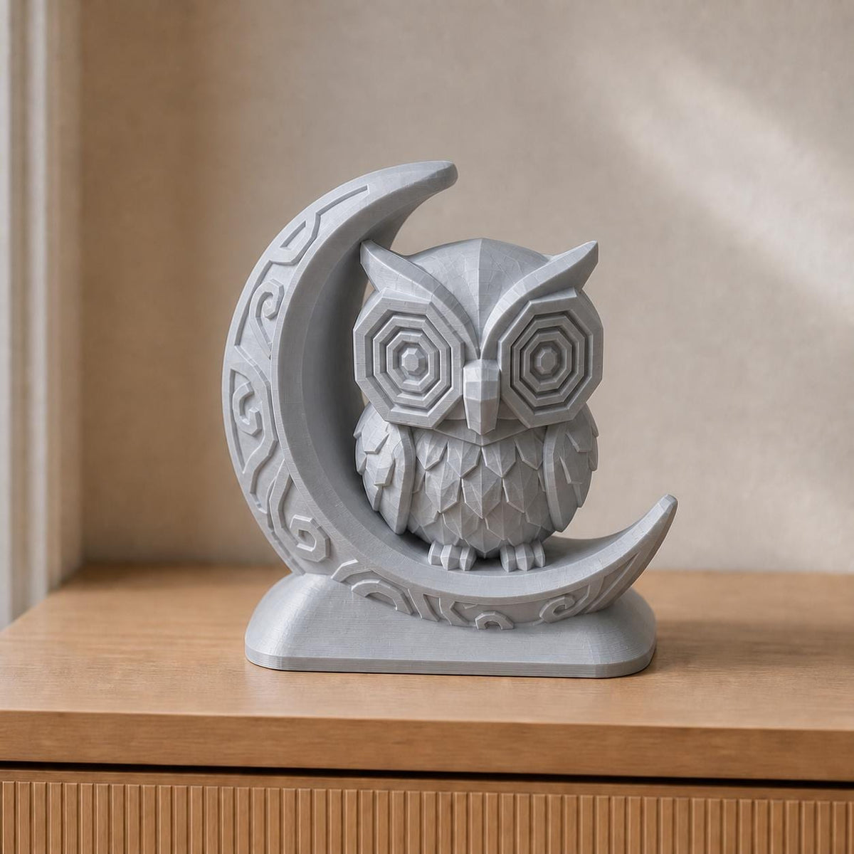 Mond-Eule – geometrische Eulenskulptur im Halbmond | handbemalt | Made in Germany FehnFactory