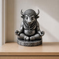 Zen-Bison – meditierende Bison-Skulptur | handbemalt | Made in Germany FehnFactory