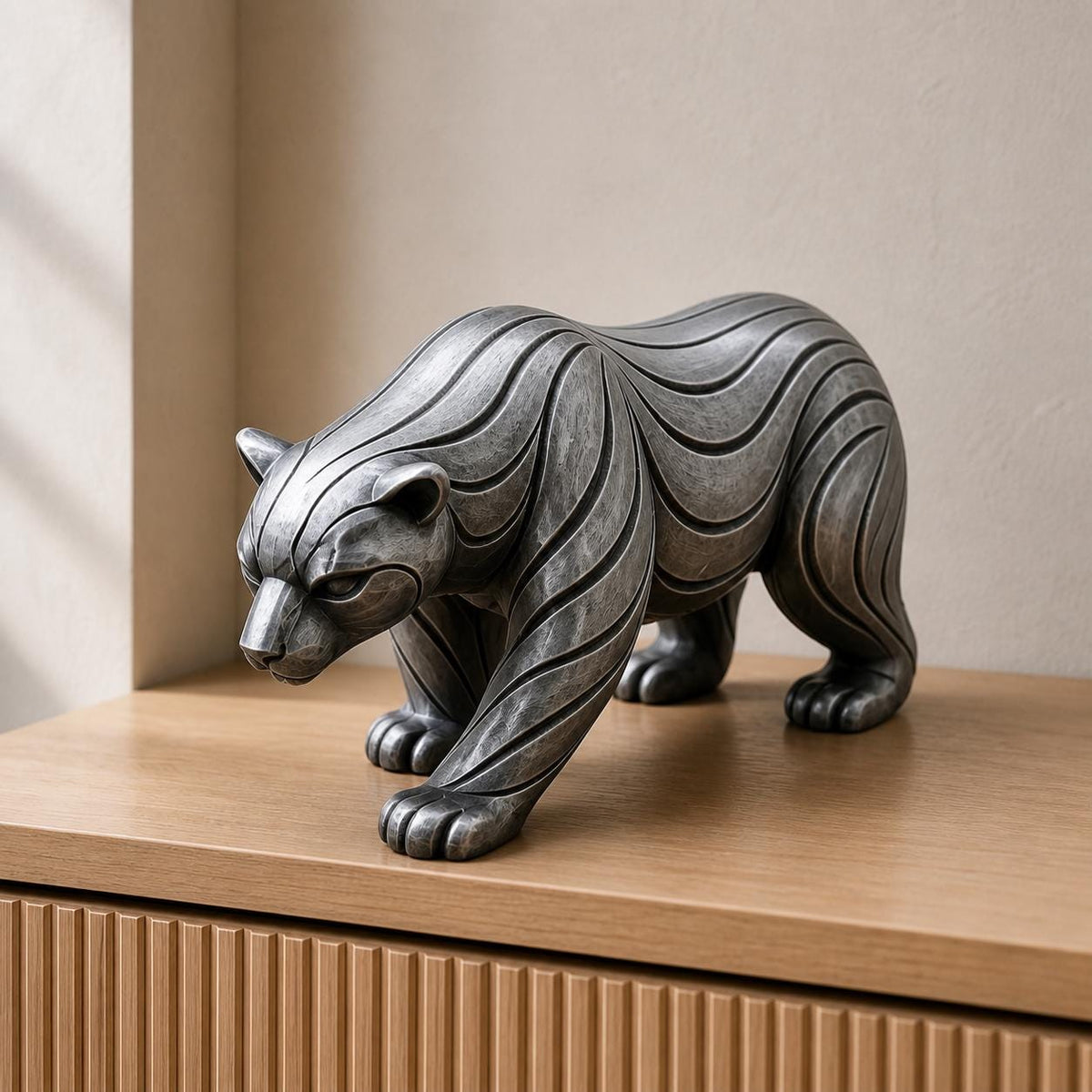 Abstrakter Bär – moderne Tier-Skulptur | handbemalt | Made in Germany FehnFactory