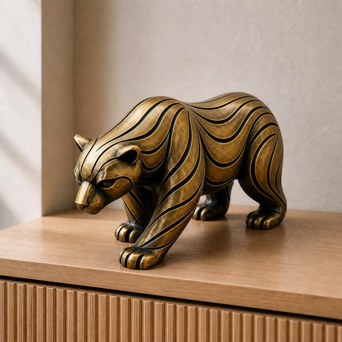 Abstrakter Bär – moderne Tier-Skulptur | handbemalt | Made in Germany FehnFactory