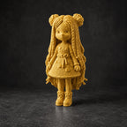 Figur mit langen Zöpfen und Patchwork-Kleid in Strickoptik – Deko-Skulptur | handbemalt oder gedruckt | Made in Germany FehnFactory