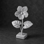 Veilchenblüte mit Herzblättern – florale Skulptur auf Sockel | handbemalt oder gedruckt | Made in Germany FehnFactory