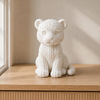 Sitzendes Tigerjunges in Strickoptik | Tierfigur handbemalt oder gedruckt | Made in Germany FehnFactory