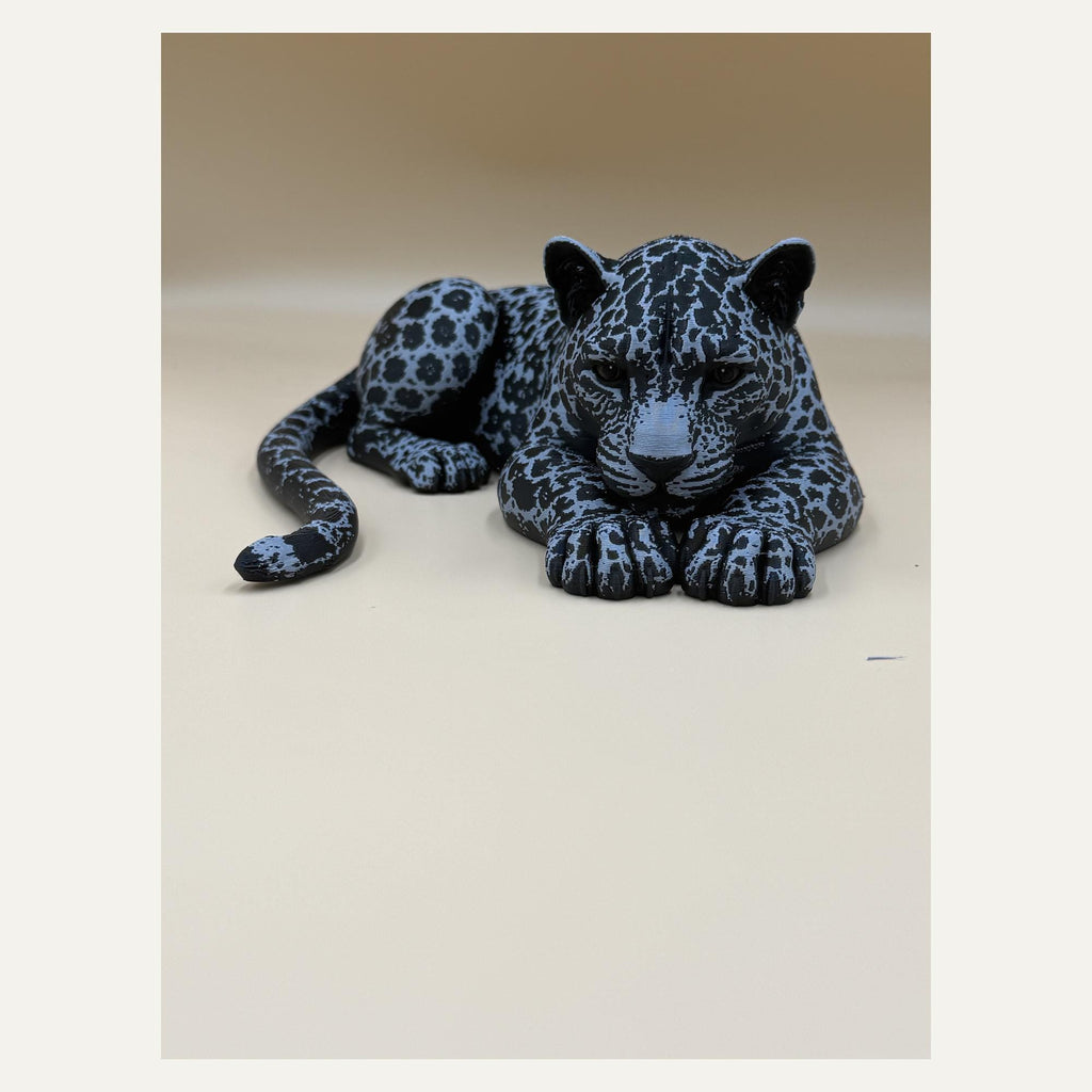 Schwarzer Jaguar – ruhende Großkatzen-Skulptur | Made in Germany FehnFactory