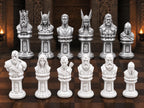 Mythisches Krieger-Schachfigurenset – komplett 32-teilig | Fantasy-Schach | 3 Größen & 12 Farbpaare | Made in Germany FehnFactory