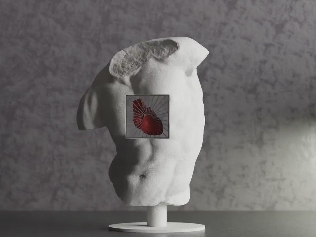 Skulptur mit Herz – Klassische Büste mit modernem 3D-Design – Deko Figur Antik Look – Kunstobjekt Torso mit Anatomieherz. Schrank Deko