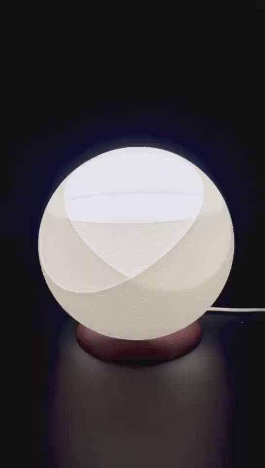 Snowball Tischlampe – Moderne Nachttischlampe mit 3D-gedrucktem Schneekugel-Look | Warmes Stimmungslicht, 16 cm